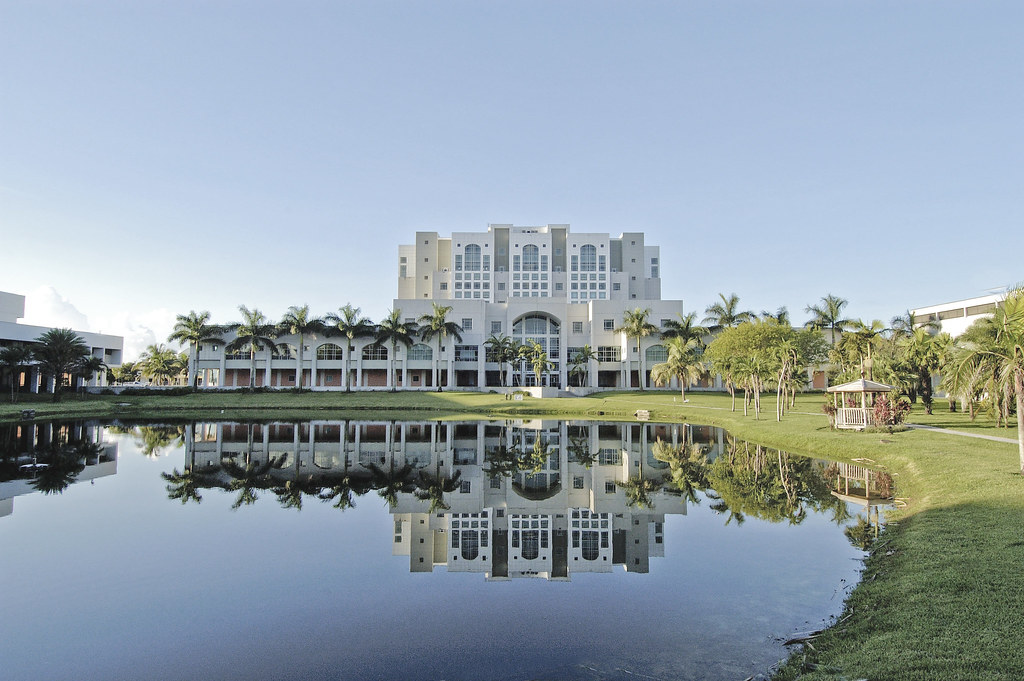 Telkom University Jakarta Dekat Dunia Industri