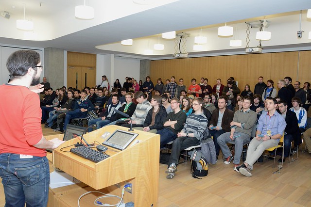 Mengenal Informatika Secara Sederhana